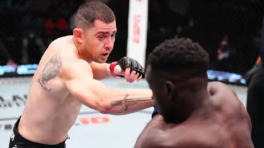 UFC турнирінің басты жекпе-жегінде жылдам нокаут тіркелді