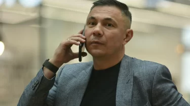 Костя Цзю Ресейде таксишімен төбелесіп қалды