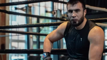 Өзбек боксшысы қазақты Олимпиада медалінен айырмақ