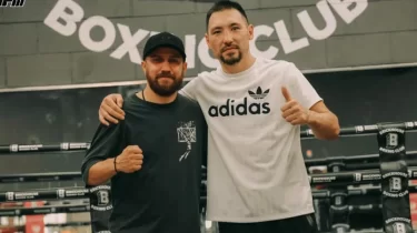 Бокс аңызы Жәнібек Әлімханұлына сәттілік тіледі