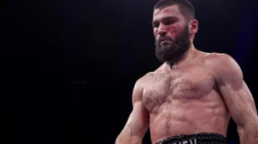 Артур Бетербиев Top Rank компаниясымен қош айтысты