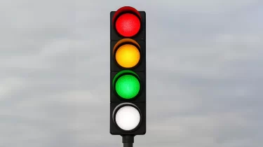 Болашақта бағдаршамда ақ түс пайда болады - мамандар