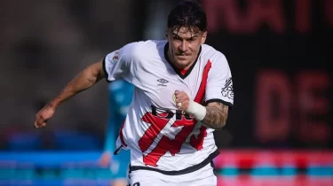 Румыниялық қорғаушы Холанд пен Винисиусты басып озды