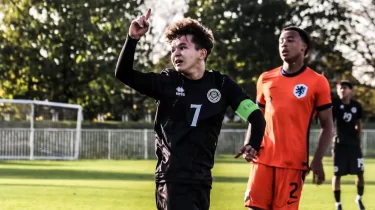 Нидерланд — Қазақстан матчы бес гол және бір қызыл карточкамен аяқталды