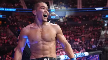 Асу Алмабаев UFC Катар турнирінің негізгі кардынан тыс қалды