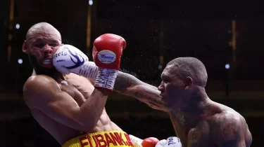 Жәнібек Әлімханұлы салмағындағы супер жекпе-жек ауыр нокдаунмен аяқталды