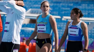 17 жастағы қазақстандық спортшы өзбек қарсыласын артта қалдырды