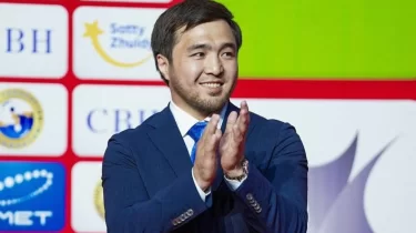 Елдос Сметов жанкүйерлерге өзінің «ерекше допингін» көрсетті