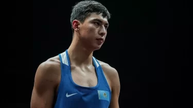 Әлем чемпионын құлатқан қазақ боксшысы финалда тоқтады