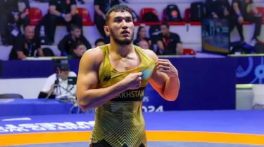 Ризабек Айтмұхан финалда! Отандасымыз Олимпиада чемпионын ойсырата жеңді