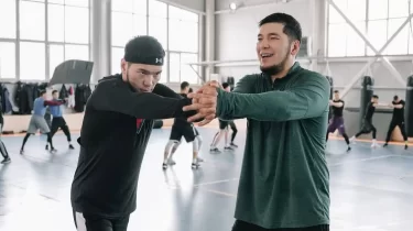 Ташкенттегі жабық спаррингтер: Қайрат Сәтжановтың шәкірттері әлемдік додаға қалай дайындалып жатыр?