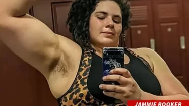 Еркек болып шықты: әлем чемпионы атанған әйел жыныстық тексеру кезінде дауға тап болды