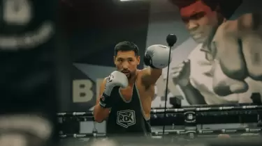 «Көк туды алып келіңдер!» Жәнібек Әлімханұлы АҚШ-тағы қазақтарға үндеу жасады