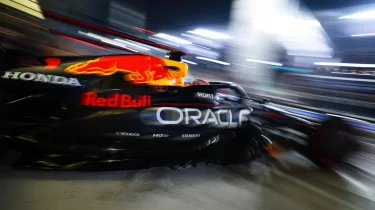 Чемпион бола ма? Макс Ферстаппен Абу-Даби Гран-приінің іріктеу кезеңін жеңді