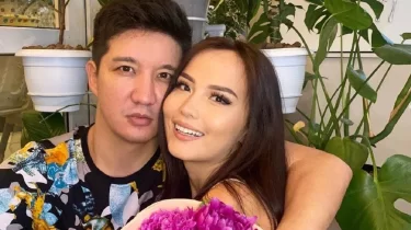 «Бесінші перзентім – періштем»: Айқын жұбайы мен жаңа туған қызын перзентханадан әсерлі түрде шығарды