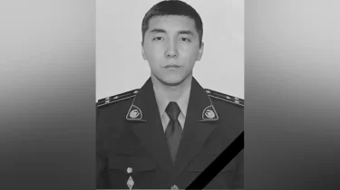 Жол қауіпсіздігін бақылап тұрған полицейді көлік қағып кетті