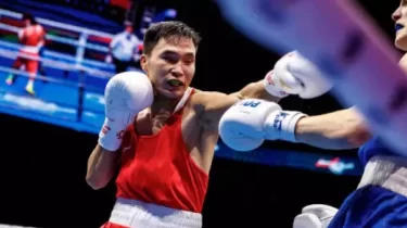 Қазақстандық боксшы даулы Олимпиада чемпионымен жекпе-жекте қанға боялды