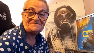 77 жастағы әжей CS2 турниріндегі ойынымен әлем таңқалдырды (ВИДЕО)