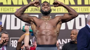 Ресми: Карлос Адамес титулын Остин Уильямсқа қарсы қорғайды