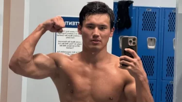 Еркебұлан Тоқтар әлемнің үздік боксшысымен кездесті