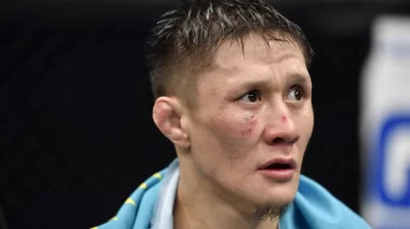 Жұмағұлов титулдық жекпе-жек алдында қарсыласынан ауыр боп шықты