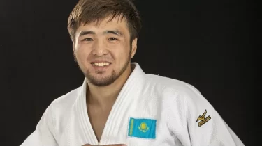 Қазақстан құрамасы Елдос Сметовке қатысты күтпеген шешім қабылдады