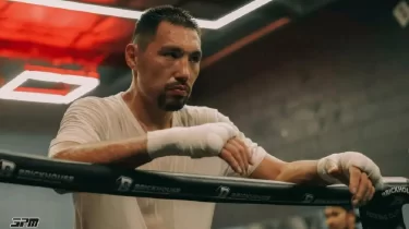 Әлемнің екі дүркін чемпионы Жәнібек Әлімханұлын айқасқа шақырды