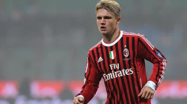 "Миланның" экс-ойыншысы мансабын ҚПЛ клубында жалғастырады