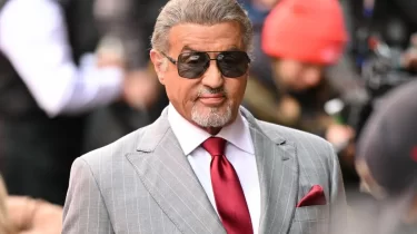 79 жастағы Сильвестр Сталлоне спортзалдағы жаңа видеосымен жұртты таңғалдырды