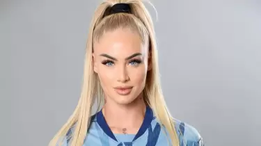 Әлемнің ең сұлу футболшысы клуб ауыстырды