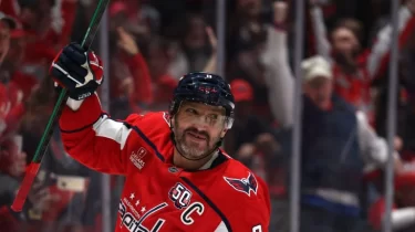 Александр Овечкин мансабындағы 996 шайбаны соқты