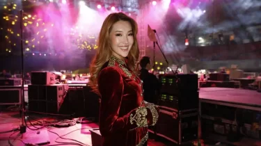 "Билеп жүре берші": "Ред флаг" әнін айтқан танымал блогер сынға қалды