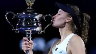 Елена Рыбакинаның қолынан 230 мың долларлық аксессуар көзге түсті