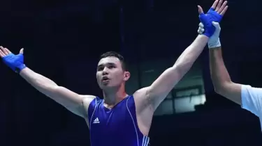 Әлем чемпионатында әділетсіздікке ұрынған қазақ боксшысы қарсыласын нокдаунға жіберді