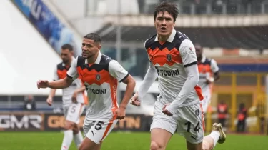 Файзуллаев ассист беріп, Шомуродов гол соқты: "Башакшехир" жеңіске жетті (ВИДЕО)