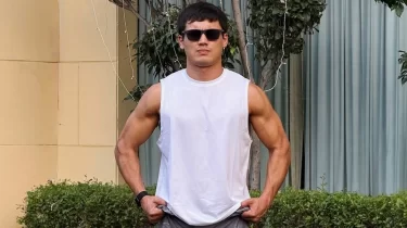 "Үйге бөлшек-бөлшек болып қайтасыңдар." Еркебұлан Тоқтар стримерлерге қатаң ескерту жасады (ВИДЕО)