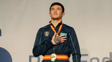 "Оны тым қатты қорғаштайды": Төрехан Сабырханның кезекті жеңісінен кейін дау шықты