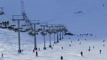 20 жастағы шаңғышы жардан құлады (ВИДЕО)