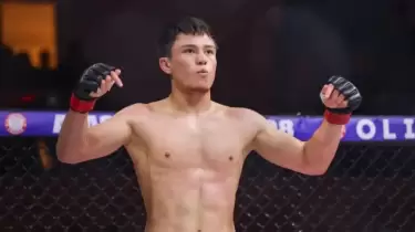 Қарсыласын тұншықтырып жеңген Нұрхан Жұмағазының кезекті айқасы белгілі болды