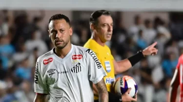 Неймар аяғын тағы сындырып ала жаздады (ВИДЕО)