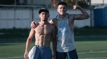 Ағайынды Сабырхандар Головкиннің экс-жаттықтырушысымен дайындыққа кірісті