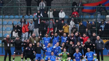 Футболшы матч кезінде құсты "тірілтті" (ВИДЕО)