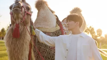 Димаш Құдайберген Михаил Шайдоровқа уәде еткен көлікті табыстады