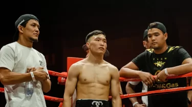 Жеңіліп көрмеген қазақ боксшысы IBF-тің экс-чемпионымен жұдырықтасады