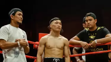 Жеңіліп көрмеген қазақ боксшысы IBF-тің экс-чемпионымен жұдырықтасады