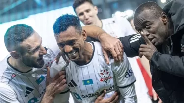 Луиш Нани әйелдерге ән арнап, жұртты шулатты (ВИДЕО)