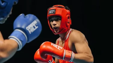 Қазақстандық боксшы Таиландтағы турнирде тәжікстандықты айқын басымдықпен жеңді