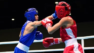 Қазақ боксшысының жекпе-жегі алғашқы раундта аяқталды (ВИДЕО)