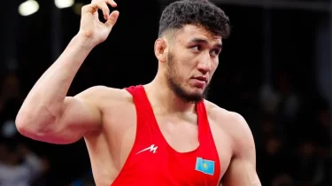 Жаңа салмақ, жаңа жеңіс: Ризабек Айтмұқан чемпиондықты мерзімінен бұрын алды (ВИДЕО)
