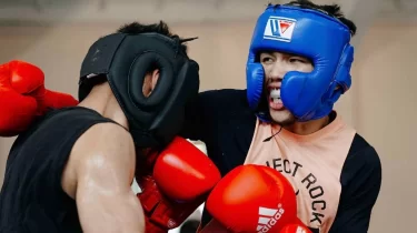 Қазақстандық боксшылар Өзбекстан құрамасымен жаттығу жиынын бастады